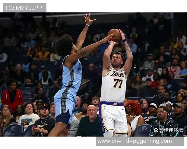 12月24日NBA常规赛精彩对决灰熊挑战湖人争夺胜利荣耀